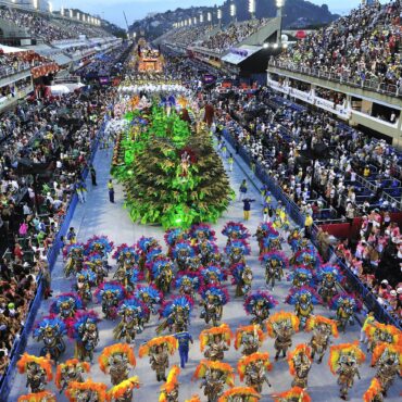poliziotti travestiti Carnevale San Paolo